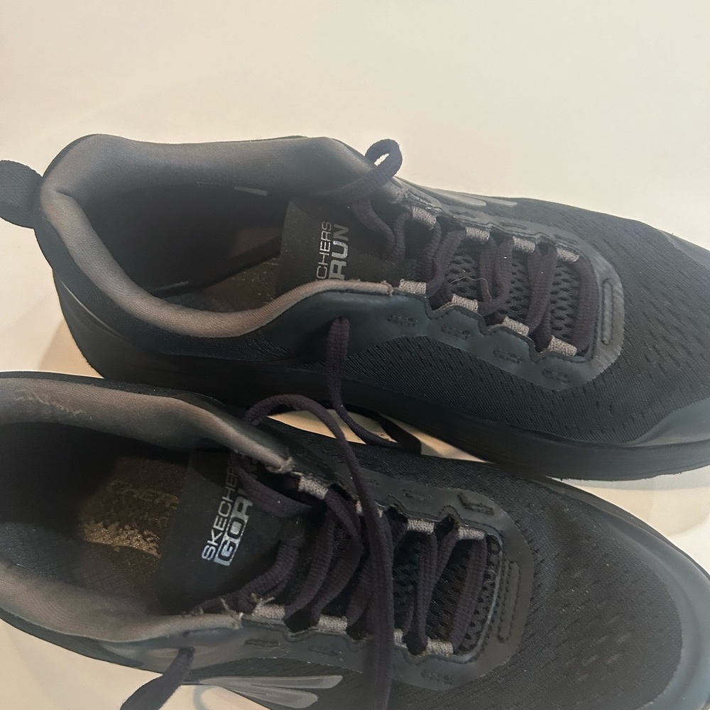 Men’s sketchers Go run Arch. EUC - Picture 5 of 6